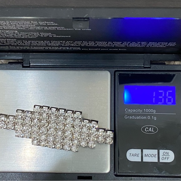 Unsigned Silver-tone Clear Rhinestones Crystals Pave Shield Brooch - Picture 8 of 10